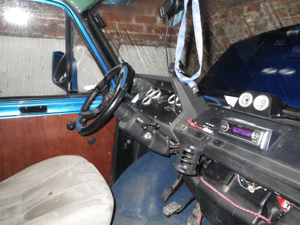 ford interier 01.jpg